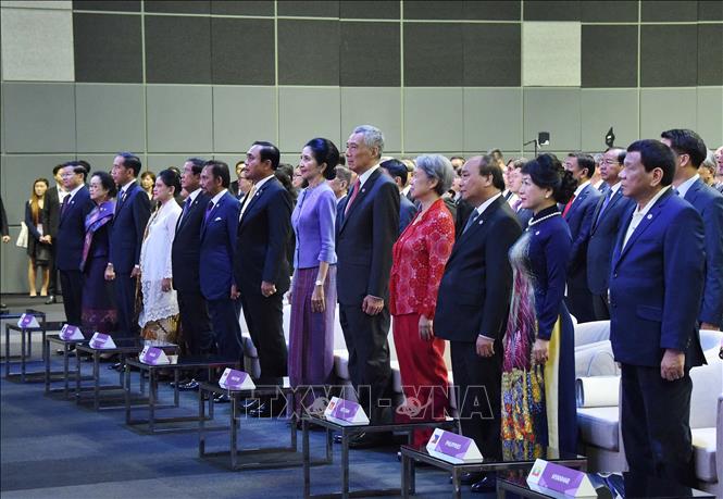 Thủ tướng Nguyễn Xuân Phúc dự phiên họp toàn thể Hội nghị Cấp cao ASEAN 33