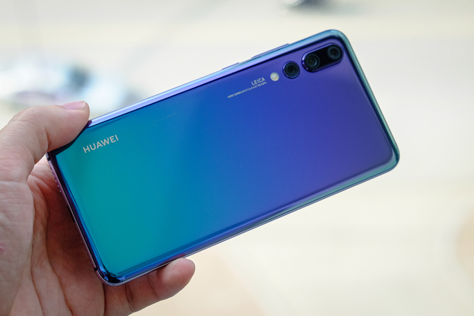Nhiều smartphone cao cấp giảm giá hàng triệu đồng