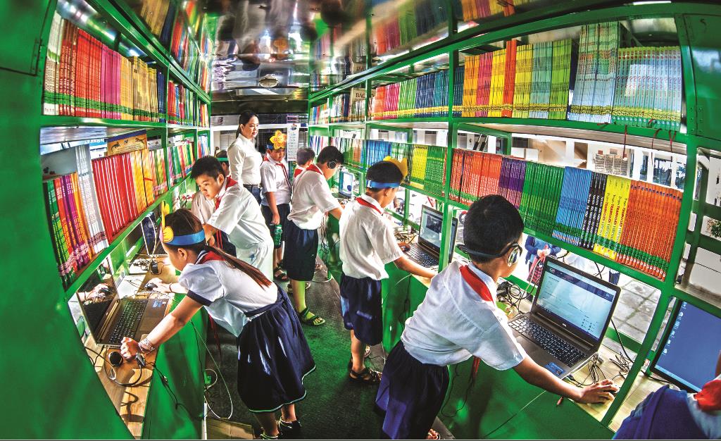 Thu hút đầu tư vào y tế, giáo dục