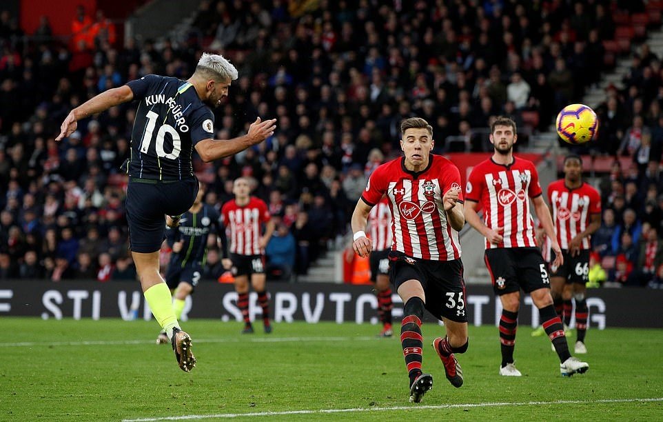 Diệt gọn Southampton trong hiệp một; Man City gửi lời tuyên chiến đến Liverpool