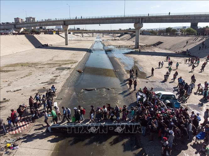 Mexico phát hiện hàng chục thi thể bị cháy gần biên giới Mỹ
