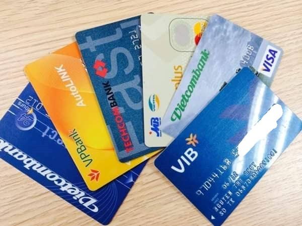 Sẽ chuyển đổi toàn bộ thẻ ATM làm bằng thẻ từ sang thẻ chip