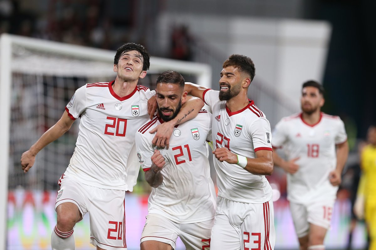 Biến đối thủ thành Ronaldo, Alireza Beiranvand đưa đội nhà vào tứ kết