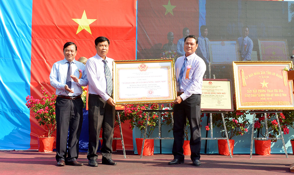Xã Tân Lợi được công nhận đạt chuẩn nông thôn mới