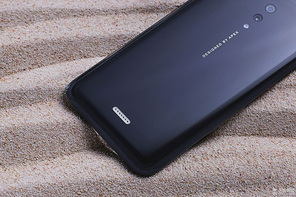 Vivo APEX 2019 ra mắt: Thiết kế “không lỗ”, Snapdragon 855, RAM 12GB, hỗ trợ 5G
