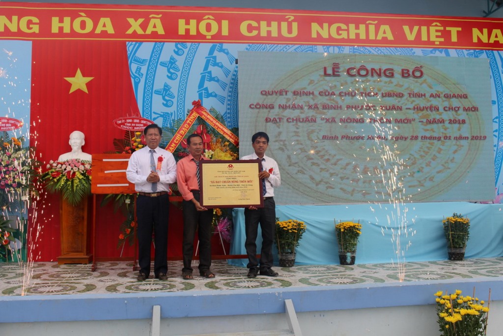 Bình Phước Xuân đạt chuẩn nông thôn mới