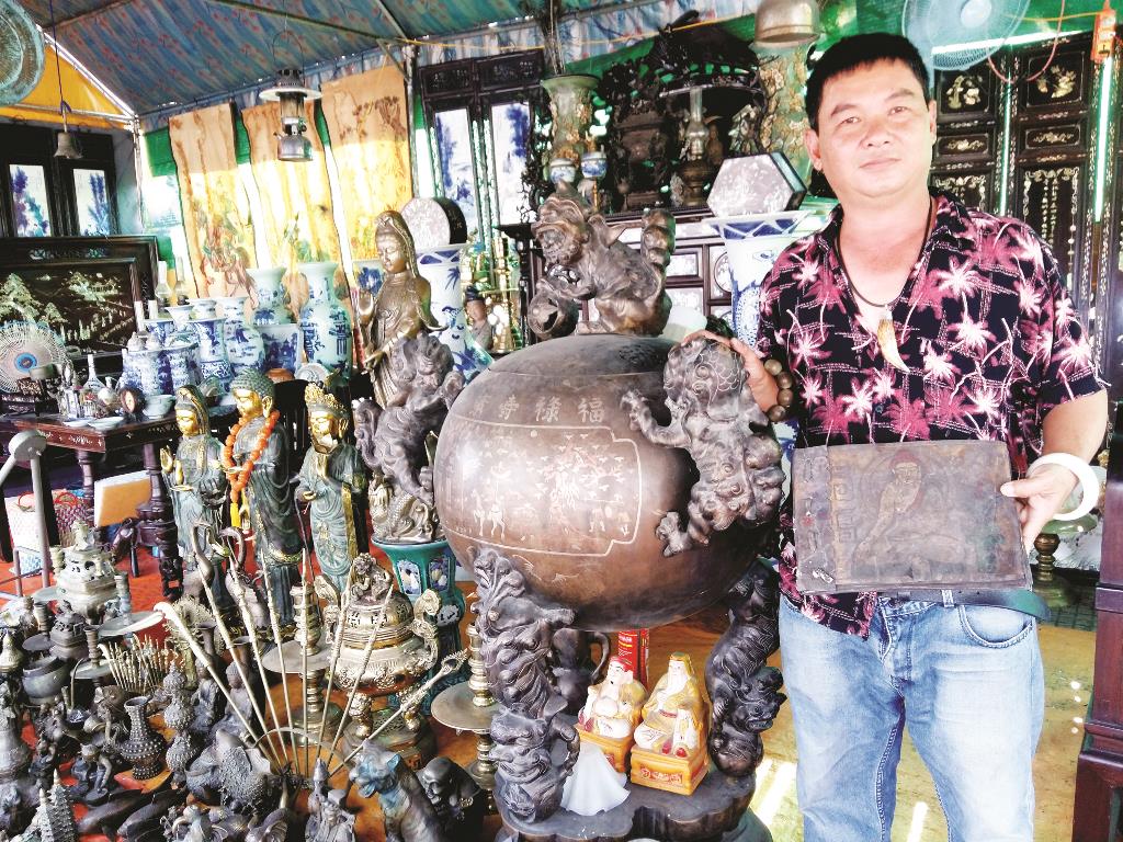 Săn đồ cổ chưng Tết