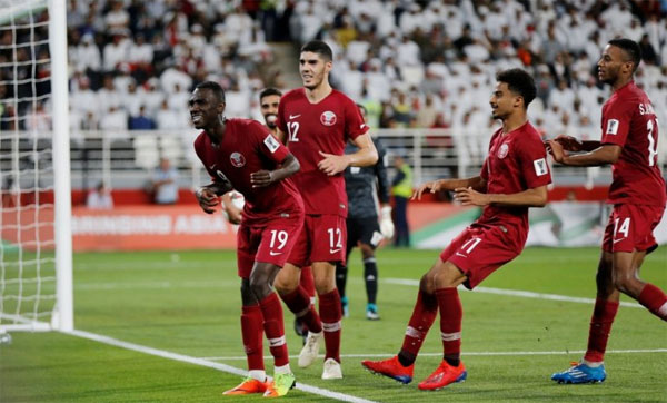 Thắng chủ nhà UAE 4-0, Qatar vào chung kết
