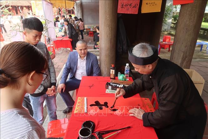 Nét đẹp khai bút đầu Xuân