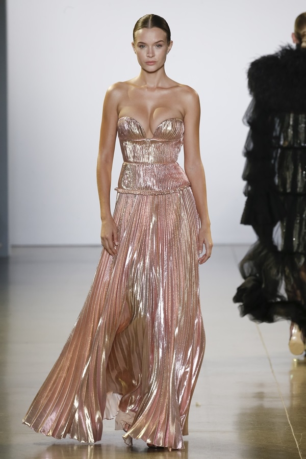 Dàn 'thiên thần' Victoria's Secret trình diễn cho Công Trí