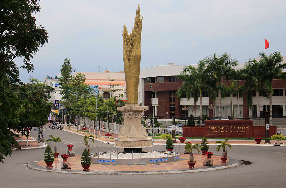 Kỳ 4: Vươn lên sau chiến tranh
