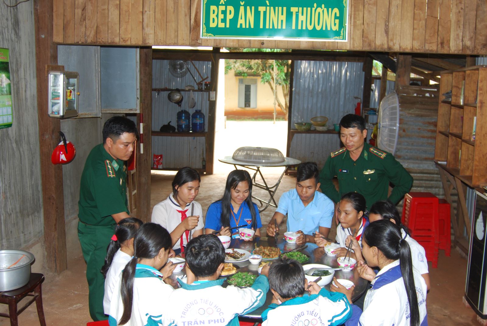 Bảo vệ vững chắc chủ quyền quốc gia, an ninh biên giới