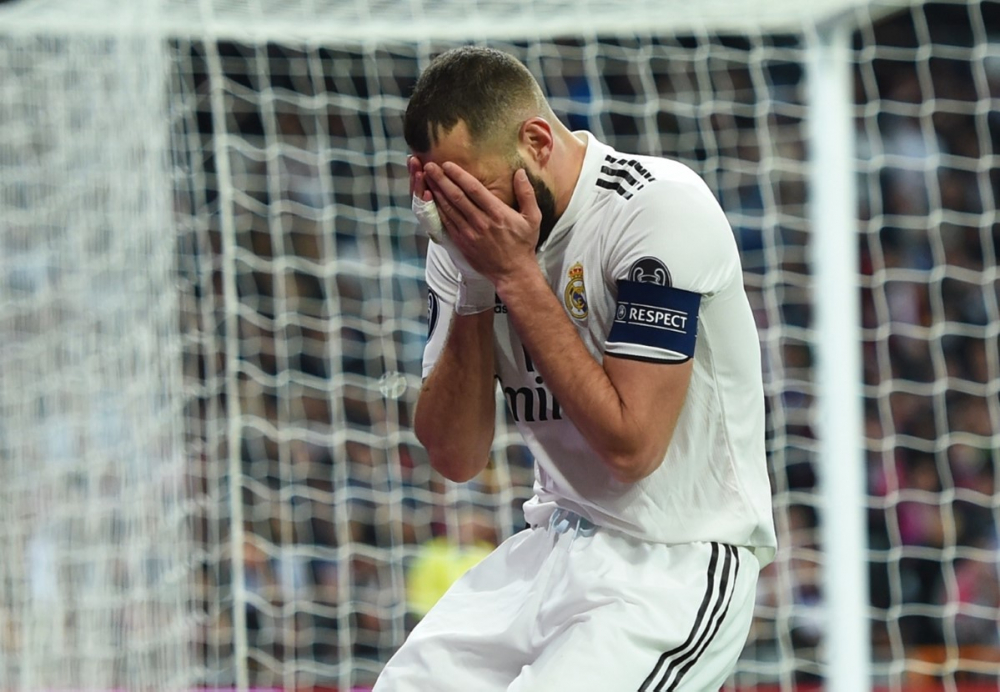Real Madrid thảm bại ở Champions League: Có một vị vua vừa băng hà
