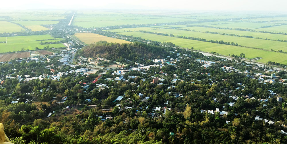 Cuối tuần, vãn cảnh núi Ba Thê