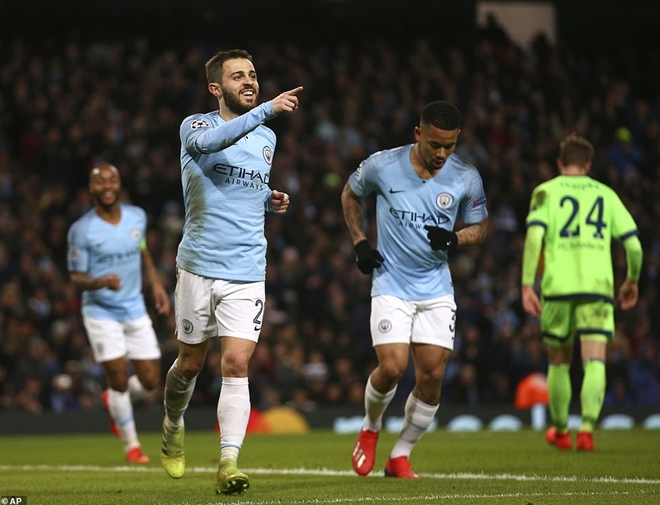 Man City huỷ diệt Schalke tại Etihad