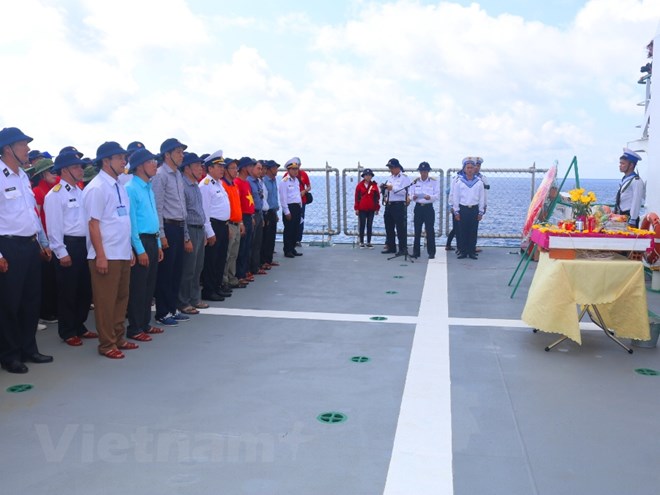 Tưởng nhớ các chiến sỹ đã anh dũng hy sinh tại đảo Gạc Ma