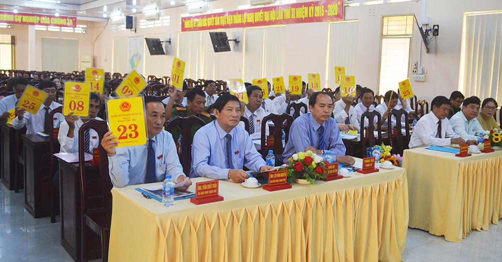 Ông Lâm Quang Thi được bầu làm Chủ tịch UBND TP. Châu Đốc Ông Lâm Quang Thi được bầu làm Chủ tịch UBND TP. Châu Đốc