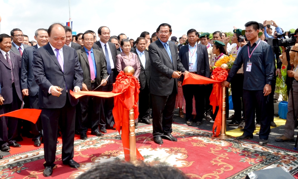 Sẽ nâng cấp cặp cửa khẩu Khánh Bình - Chrey Thom thành cửa khẩu quốc tế