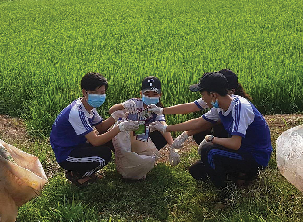 Màu áo xanh tình nguyện