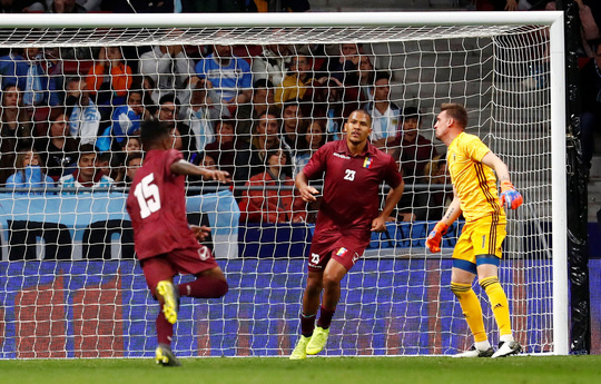 Pháp thắng đậm vòng loại Euro, Argentina thua thảm ngày Messi tái xuất