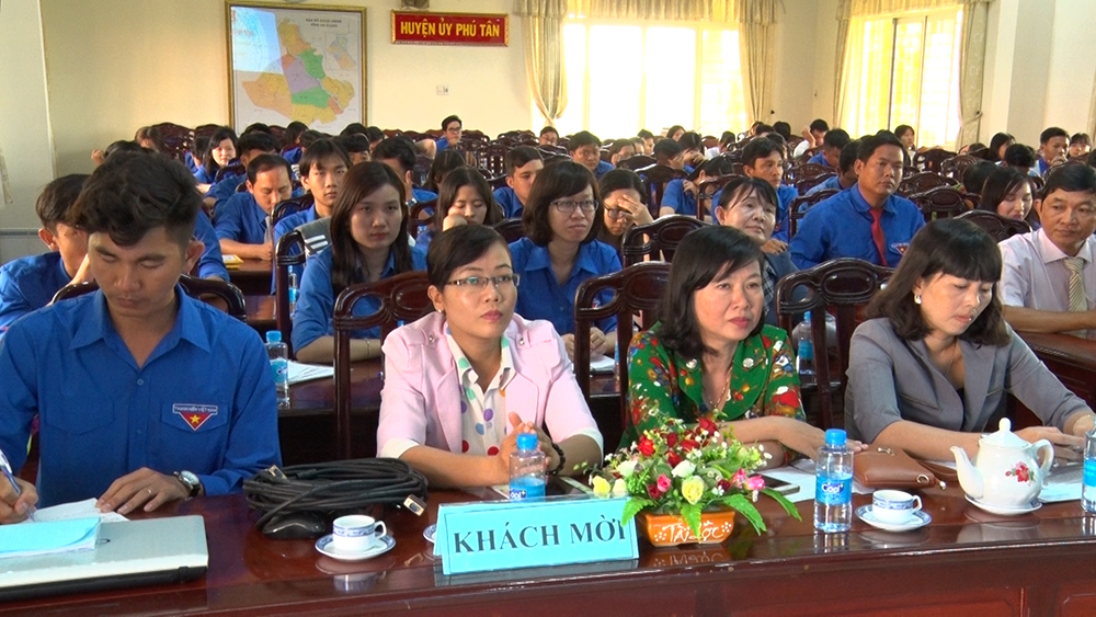 Huyện đoàn Phú Tân tuyên dương 3 tập thể và 5 nhân cá nhân tiêu biểu học tập, làm theo Bác Huyện đoàn Phú Tân tuyên dương 3 tập thể và 5 nhân cá nhân tiêu biểu học tập, làm theo Bác