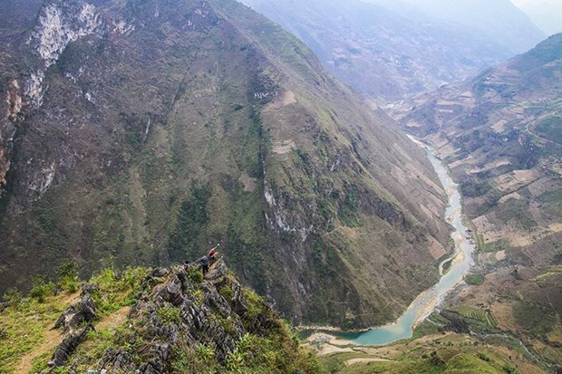 Tu Sản - Hẻm vực kỳ vĩ nhất Đông Nam Á với đàn khỉ mốc đặc biệt