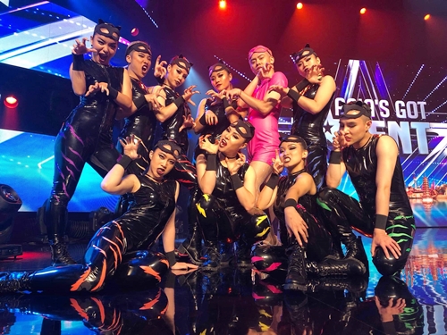 Nhóm nhảy Việt được khen 'quyến rũ' tại bán kết Asia's Got Talent