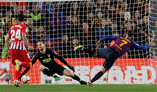 Thắng Atletico, Barca chạm một tay vào La Liga