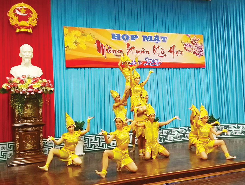 Sôi nổi hoạt động văn hóa, đáp ứng đời sống tinh thần của nhân dân Sôi nổi hoạt động văn hóa, đáp ứng đời sống tinh thần của nhân dân