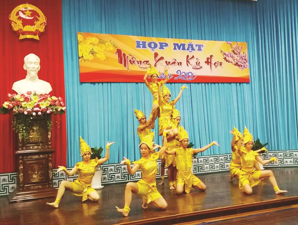 Sôi nổi hoạt động văn hóa, đáp ứng đời sống tinh thần của nhân dân