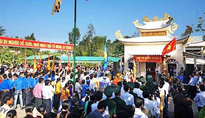 Hướng về nguồn cội