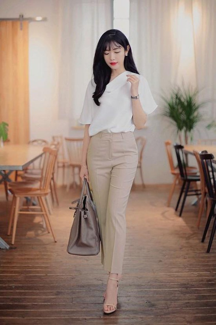 Các mẫu áo thoáng mát kết hợp chân váy cho ngày thứ ba dịu dàng