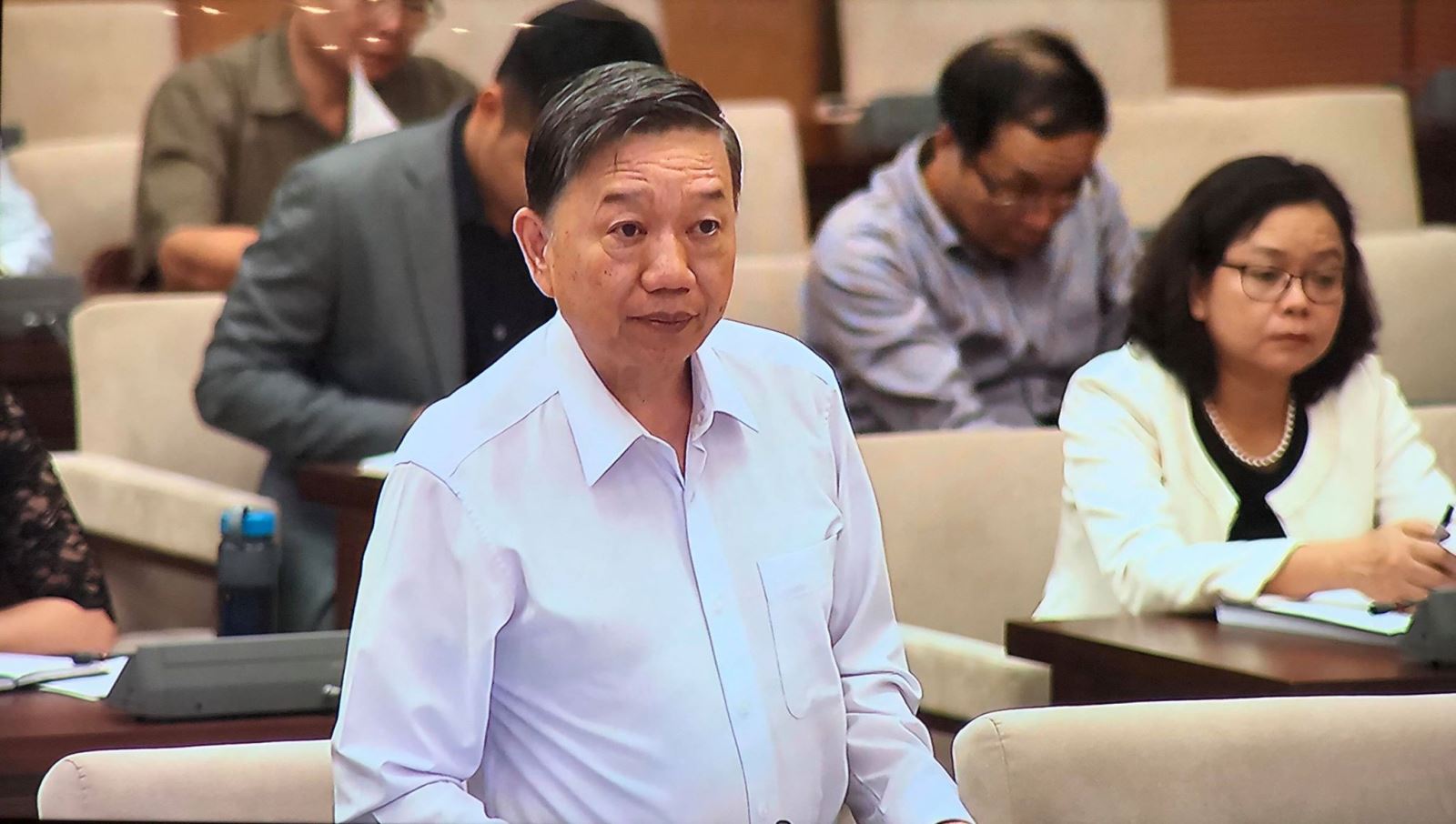 Cần làm rõ tính liên thông trong quản lý cơ sở dữ liệu căn cước công dân với việc cấp hộ chiếu điện tử