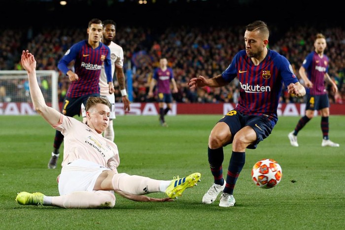 Messi chói sáng, Barca thổi bay MU khỏi Champions League