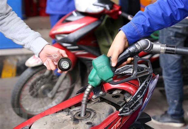 Đề xuất phạt 50 triệu đồng khi tự ý điều chỉnh giá bán lẻ xăng dầu