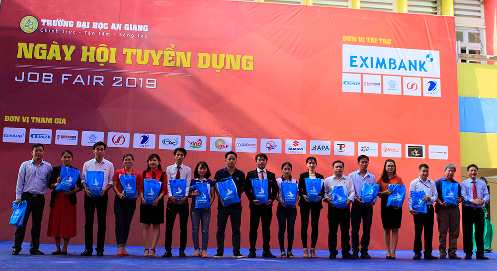 Ngày hội tuyển dụng Trường Đại học An Giang năm 2019 Ngày hội tuyển dụng Trường Đại học An Giang năm 2019