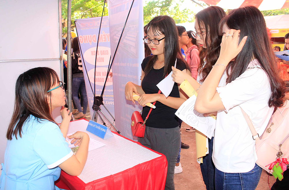 Ngày hội tuyển dụng Trường Đại học An Giang năm 2019 Ngày hội tuyển dụng Trường Đại học An Giang năm 2019