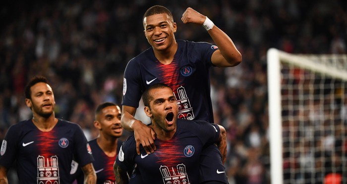 PSG đăng quang Ligue 1 và đón nhận niềm vui kép