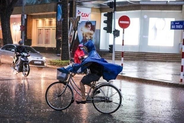 Các khu vực trên cả nước tiếp tục nắng nóng, chiều tối có mưa rào