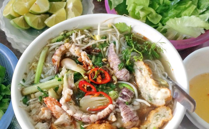 Các món ngon dân dã nhất định phải thử khi đến Hạ Long