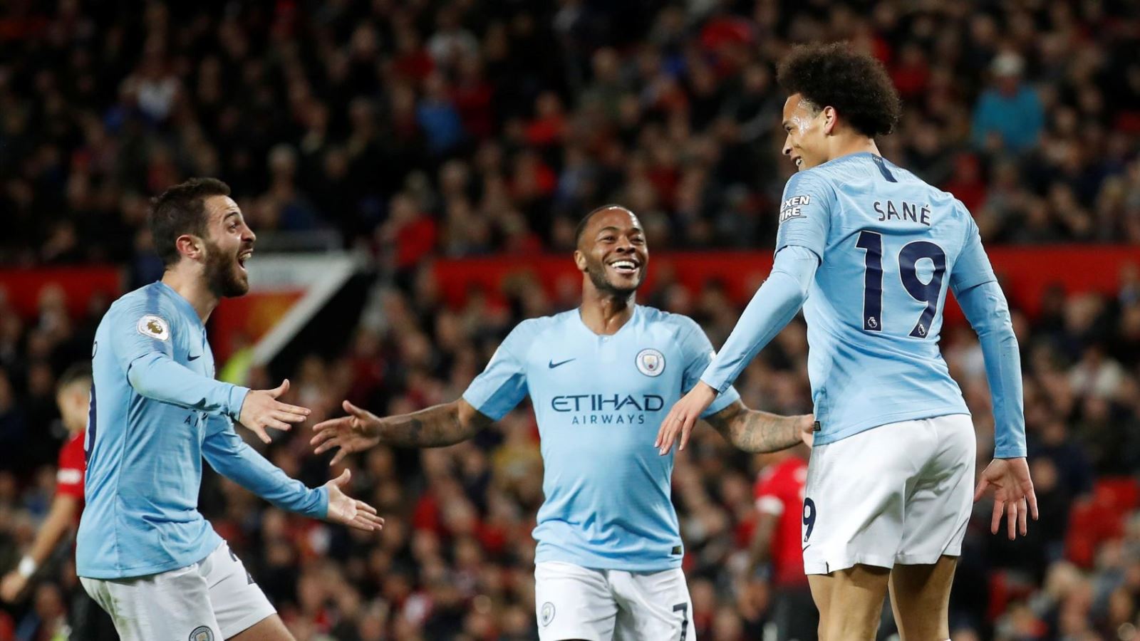 ‘Phá sập’ Old Trafford, Man City tiến bước dài tới ngôi vô địch