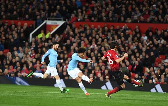 ‘Phá sập’ Old Trafford, Man City tiến bước dài tới ngôi vô địch