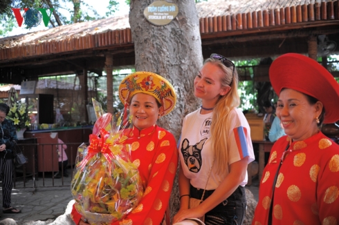 Khoảng 100 ngàn lượt người tham gia Lễ hội Tháp Bà Ponagar