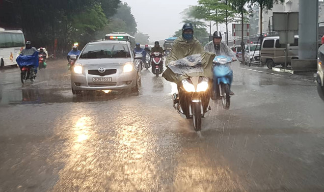Dự báo thời tiết 27-4: Bắc và Trung bộ mưa giải nhiệt, Nam bộ nắng nóng