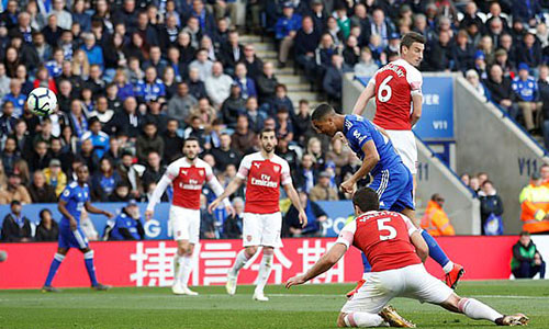 Arsenal thua trận thứ ba liên tiếp
