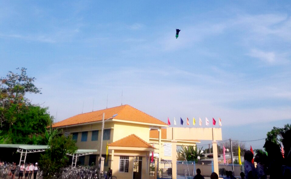 Học sinh Phú Tân hào hứng với hoạt động trải nghiệm sáng tạo
