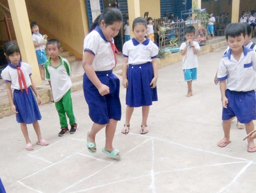 Học sinh Phú Tân hào hứng với hoạt động trải nghiệm sáng tạo