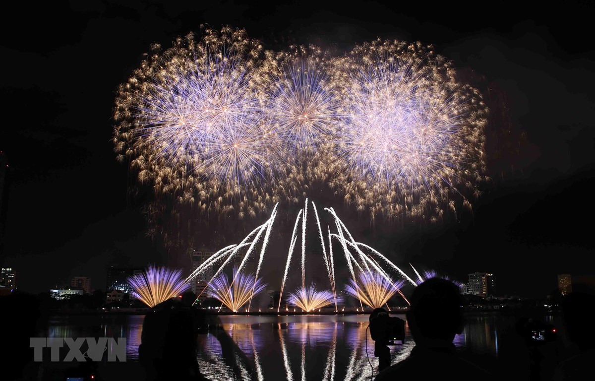 Phân luồng giao thông phục vụ Lễ hội Pháo hoa quốc tế Đà Nẵng 2019