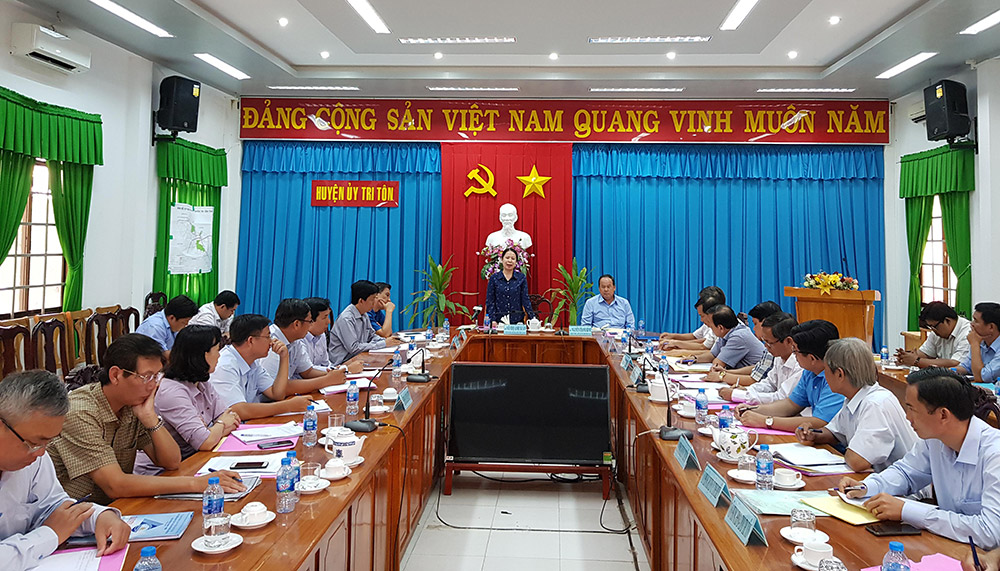 Bí thư Tỉnh ủy Võ Thị Ánh Xuân khảo sát hạ tầng du lịch vùng Bảy Núi