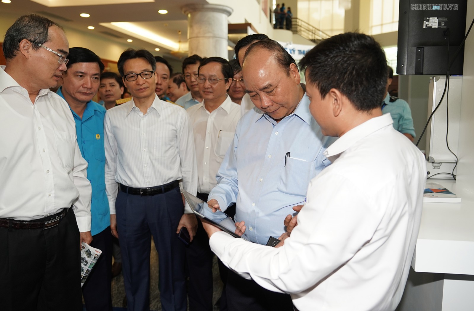 Thủ tướng muốn nghe ‘tiếng nói từ trái tim, khối óc’ của công nhân kỹ thuật cao